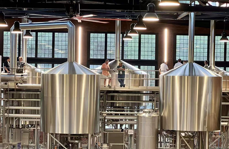 مصنع الجعة شبه المفتوح